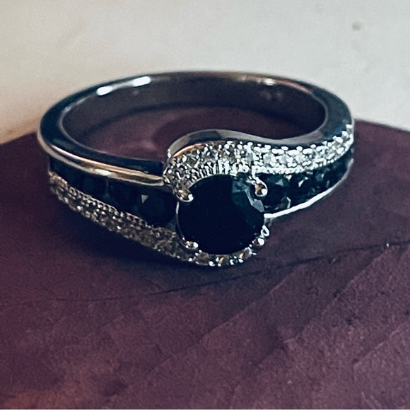 New Luxury Black White Sapphire Twisted Love Knot 925 Sterling Silver Ring - Picture 13 of 17